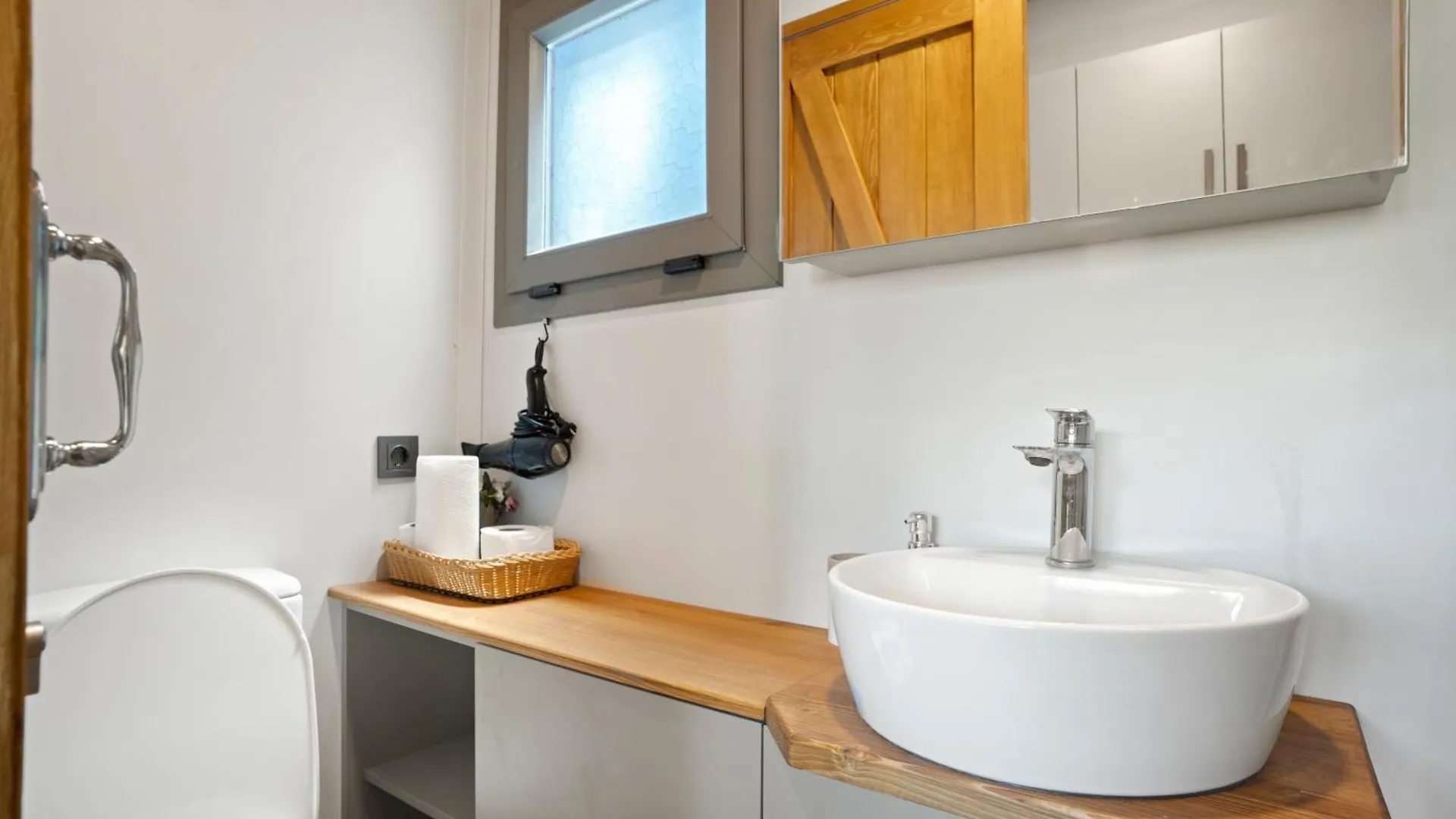 Vila Ozzy Tiny House- Woo Urla 0*,